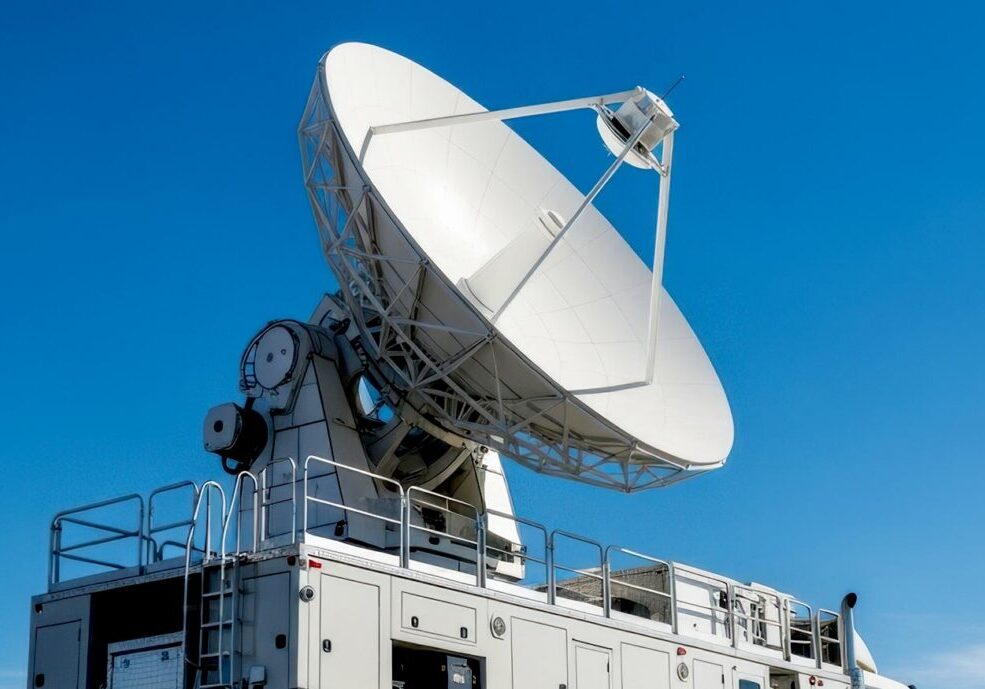 SATCOM Low-Noise Amplifiers